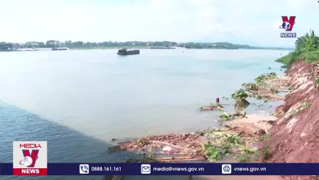 Sạt lở bờ sông Đà diễn biến phức tạp 