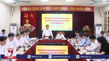 Tiểu ban Văn kiện làm việc tại Bộ Giao thông vận tải