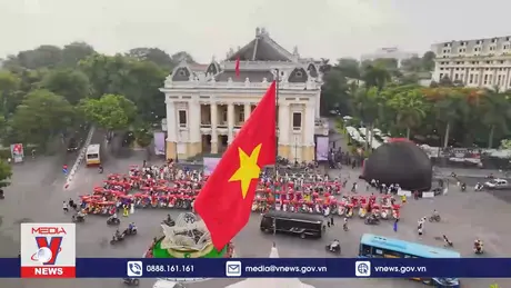 Radar Văn hóa: Tôn vinh di sản Áo dài Việt Nam