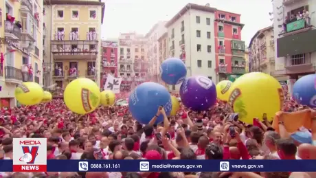 Khai mạc mùa lễ hội đấu bò nổi tiếng ở Tây Ban Nha