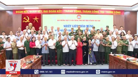 Gặp mặt Đoàn đại biểu người có công tiêu biểu tỉnh Nam Định