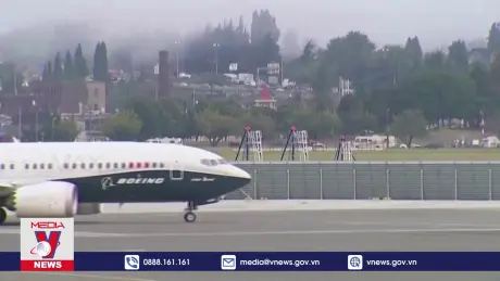 Máy bay Boeing phải hạ cánh khẩn cấp vì mất bánh đáp