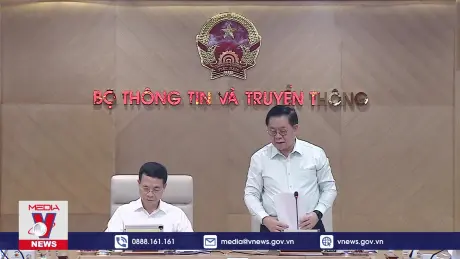 Tiểu ban Văn kiện làm việc với Bộ Thông tin và Truyền thông