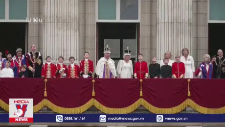 Cung điện Buckingham mở cửa tham quan ban công nổi tiếng