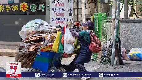 Người cao tuổi Hàn Quốc nhọc nhằn mưu sinh