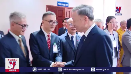 Chủ tịch nước Tô Lâm gặp gỡ kiều bào tại Lào