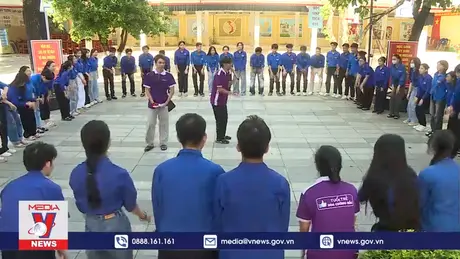 Sân trường nhộn nhịp trong dịp hè