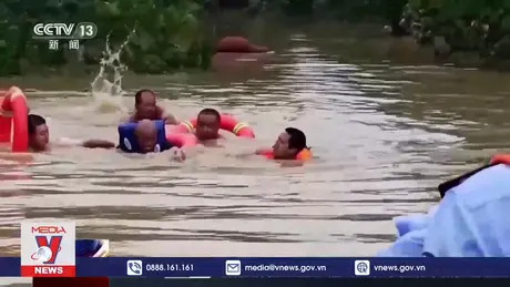 Trung Quốc sơ tán hàng nghìn người do lũ lụt