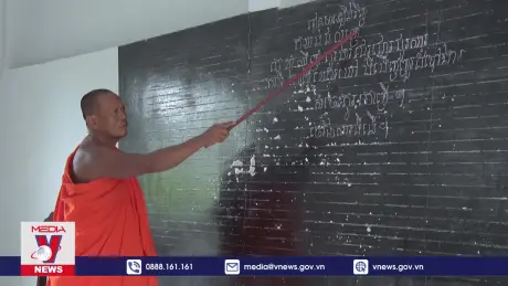 Rộn ràng lớp học chữ Khmer ở Sóc Trăng dịp hè