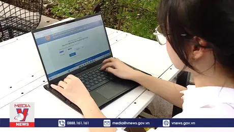 Nghẽn mạng xem điểm thi tốt nghiệp đầu giờ