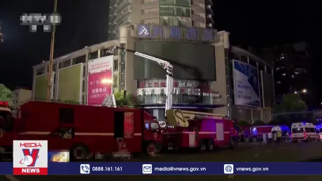 Cháy trung tâm thương mại ở Trung Quốc