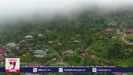 Phim tài liệu: Bản Dao và những cây đèn mặt trời