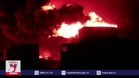 Liên quân Anh - Mỹ không kích cảng biển Yemen