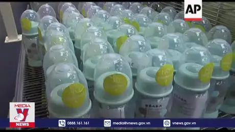 Pháp thu hồi chai đựng nước phiên bản Olympic dành cho trẻ em