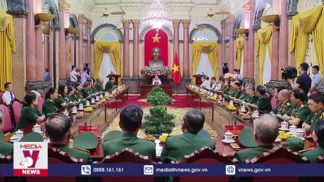 Chủ tịch nước gặp mặt Ban liên lạc Đại đoàn 305 Dù - Đặc công