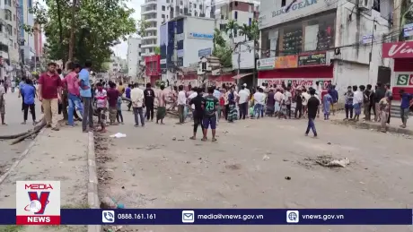 Sinh viên Bangladesh tạm dừng biểu tình trong 48 giờ