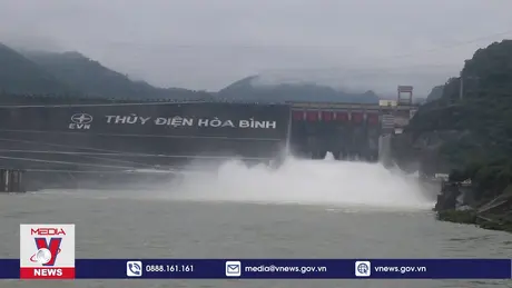 Mở cửa xả đáy hồ thủy điện Sơn La và Hòa Bình