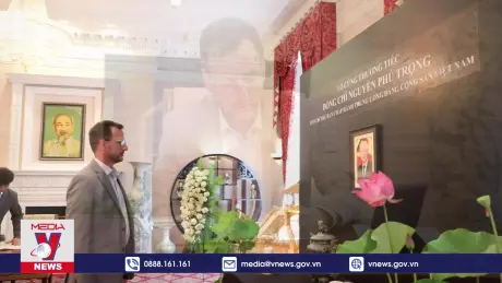 Đại sứ quán Việt Nam tại Hoa Kỳ tổ chức lễ viếng Tổng Bí thư