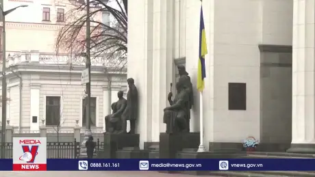 Fitch hạ mức tín nhiệm của Ukraine