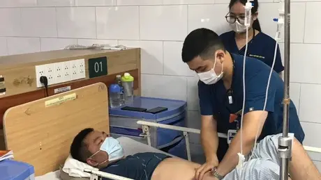 5 người đi cấp cứu, Bộ Y tế yêu cầu dừng lưu thông các sản phẩm rượu nghi ngờ gây ngộ độc