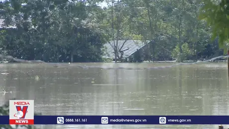 Hơn 800 hộ dân vẫn bị cô lập do lũ