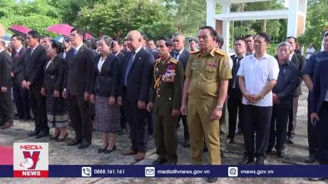 Cộng đồng người Việt tại Lào tri ân các anh hùng liệt sĩ