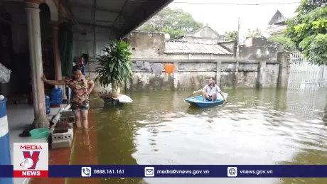 Nhiều địa bàn ngoại thành Hà Nội vẫn ngập sâu