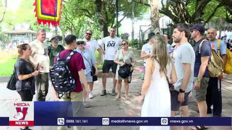 Việt Nam đón 10 triệu khách quốc tế