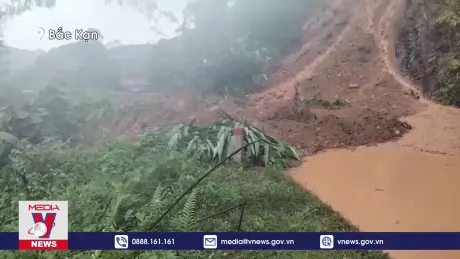 Nhiều tuyến đường huyết mạch tại Bắc Kạn bị sạt lở gây ách tắc cục bộ