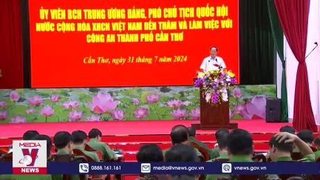 Phó Chủ tịch Quốc hội Trần Quang Phương làm việc với Công an TP Cần Thơ