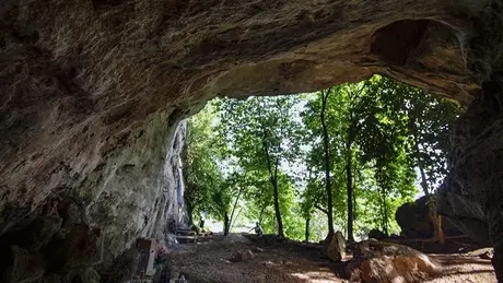 Khám phá giá trị đặc biệt của hai di tích Mái đá làng Vành và hang xóm Trại