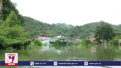 Gần 40 hộ dân bản Phiêng Nghè bị ngập trong biển nước