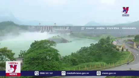 Tiếp tục yêu cầu mở thêm cửa xả lũ các hồ thủy điện lớn