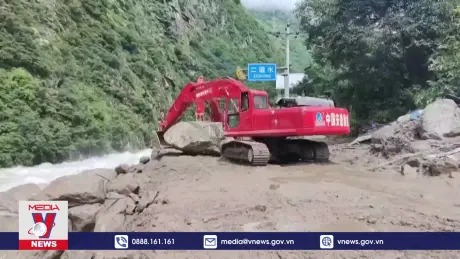 Lũ quét và lở đất gây thương vong tại Trung Quốc