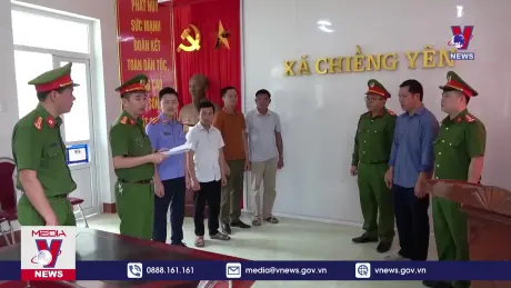 Bắt nguyên Chủ tịch UBND xã về tội giả mạo trong công tác