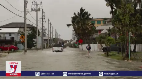 Bão Debby tăng cấp trước khi đổ bộ vào Mỹ