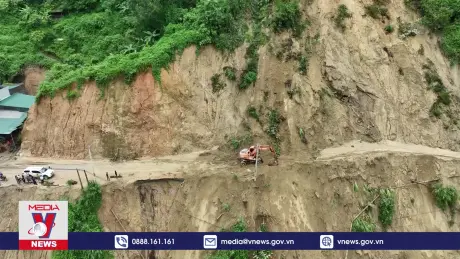 Mưa lớn gây sạt lở đất khiến 3 người thương vong