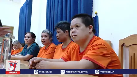 Tặng quà nạn nhân nhiễm chất độc da cam/dioxin