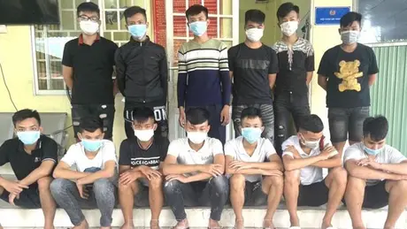 Ngăn chặn tình trạng thanh thiếu niên mang hung khí gây rối công cộng 