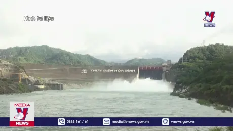 Hồ Hòa Bình mở thêm cửa xả đáy thứ 4