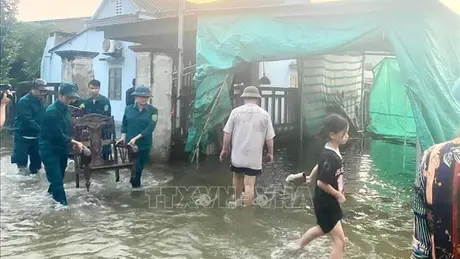 Thủy điện Thác Bà xả lũ khiến gần 80 xưởng gỗ và nhà dân bị ngập 