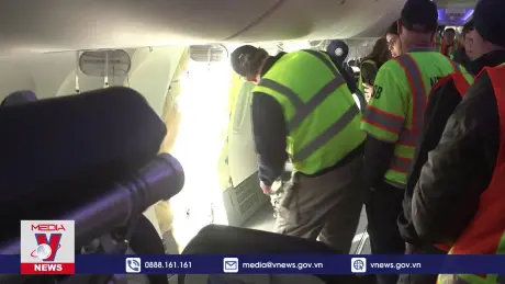 Boeing thay đổi thiết kế để ngăn sự cố bung cửa