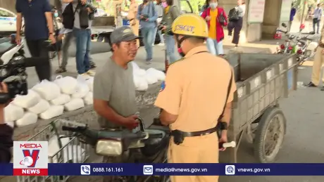 Vẫn chưa thể dẹp xe thô sơ, xe tự chế