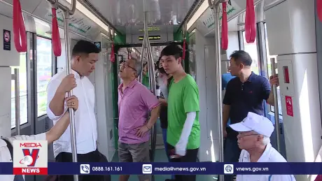 Ngày đầu tuyến metro Nhổn chính thức đón khách