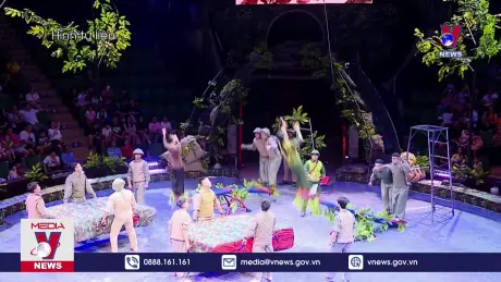 Tổ chức diễu hành xiếc tại Hà Nội