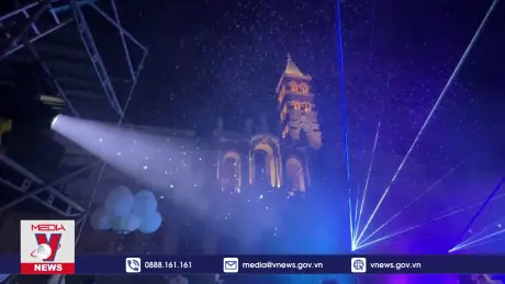 Trình diễn tuyết rơi 'thắp sáng' đêm hè thủ đô Rome