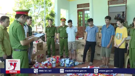 Bắt quả tang 2 cơ sở sản xuất nước giặt giả thương hiệu OMO 