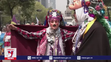 Diễu hành tại Mexico mừng Ngày của Người thiểu số