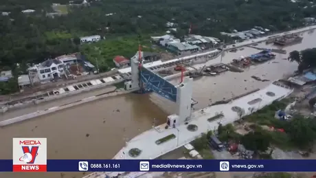 Đẩy nhanh tiến độ hoàn thành cống ngăn mặn lớn nhất Tiền Giang