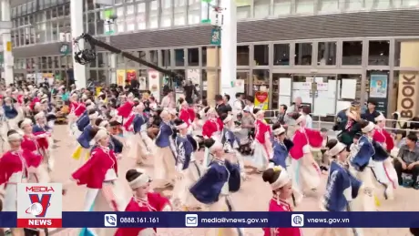 Sôi động lễ hội Yosakoi